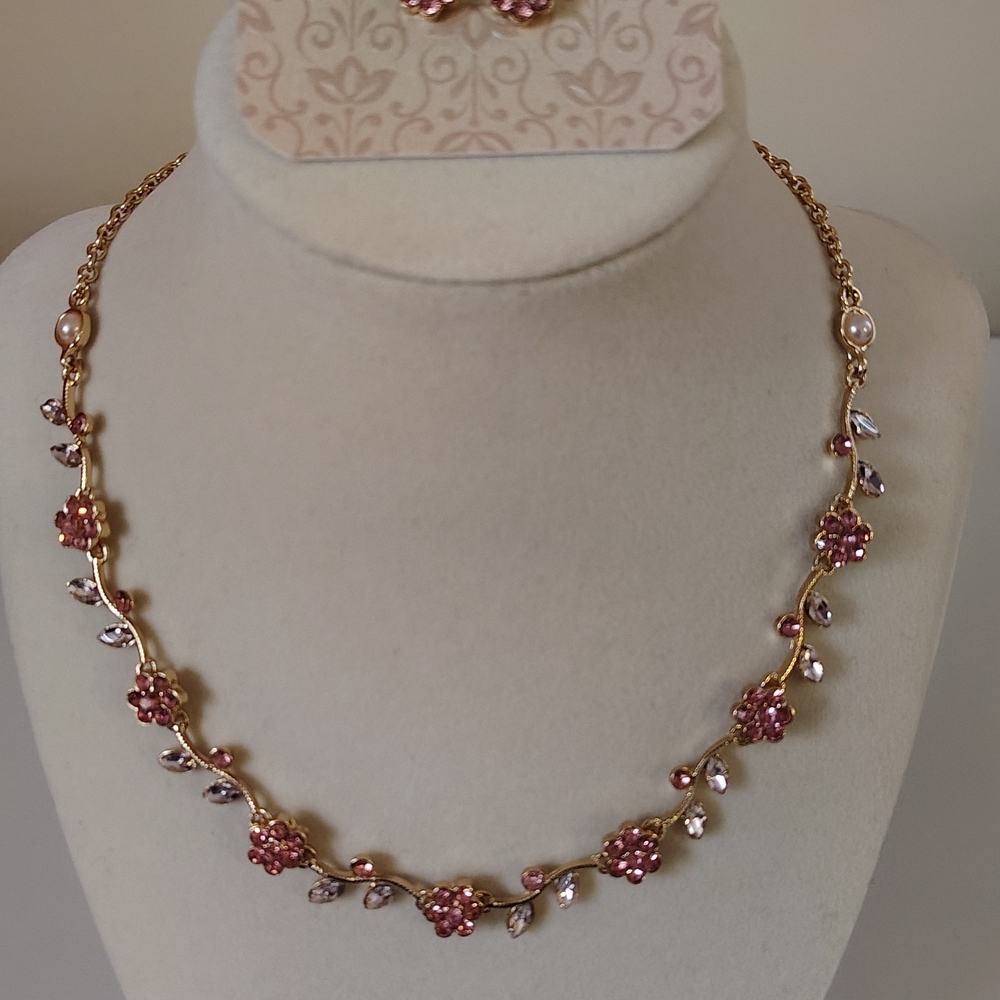 Gold Tone Necklace Featuring Pink Flowers With Earring Set. Adjustable.